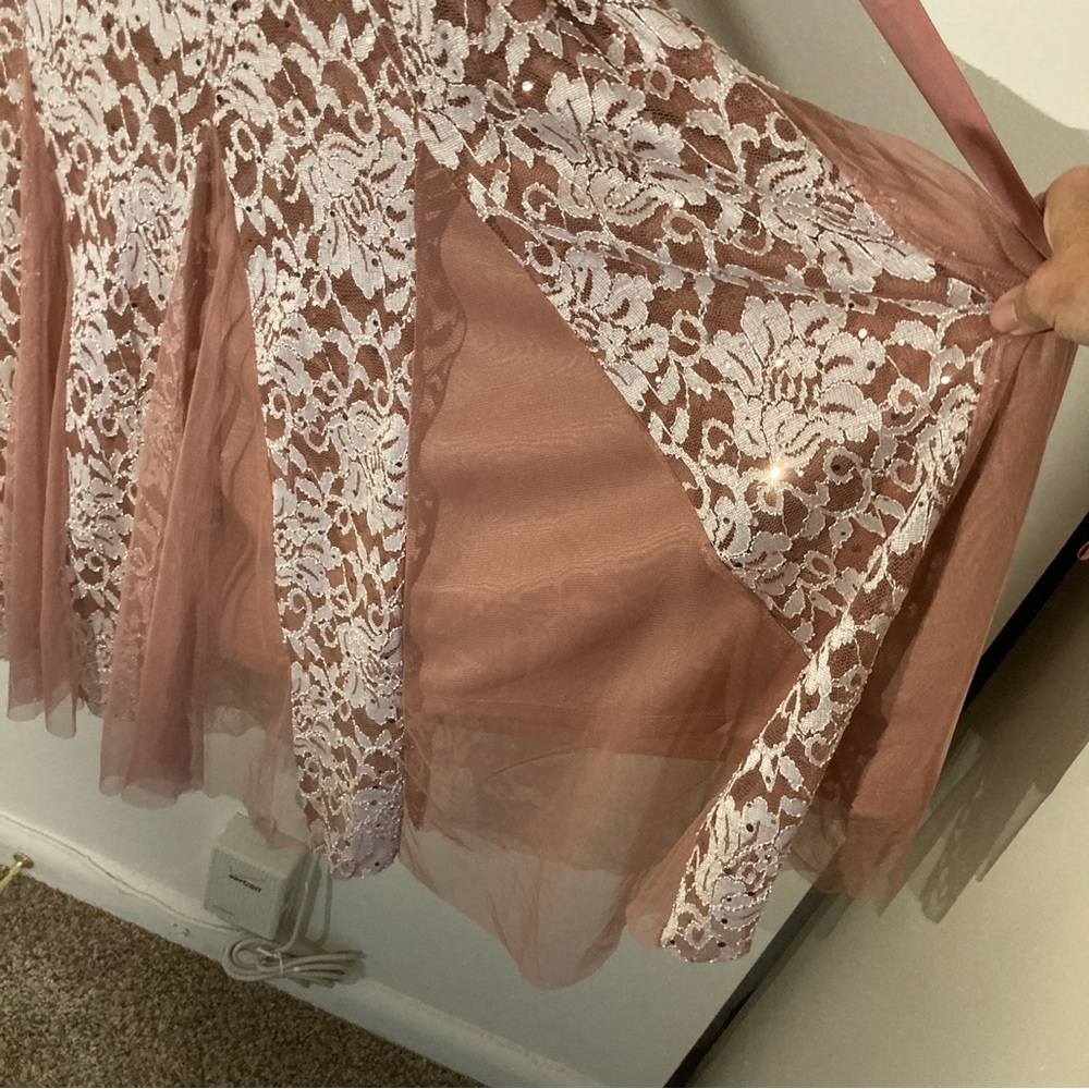 Lovely Grace Lace & Sequin Sleeveless Long Gown Dress, Taupe Mauve, Sz 2X - Picture 9 of 10